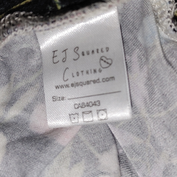 EJ Squared Brand Womens Size 2XL Floral Print Top Preowned - Picture 2 of 3